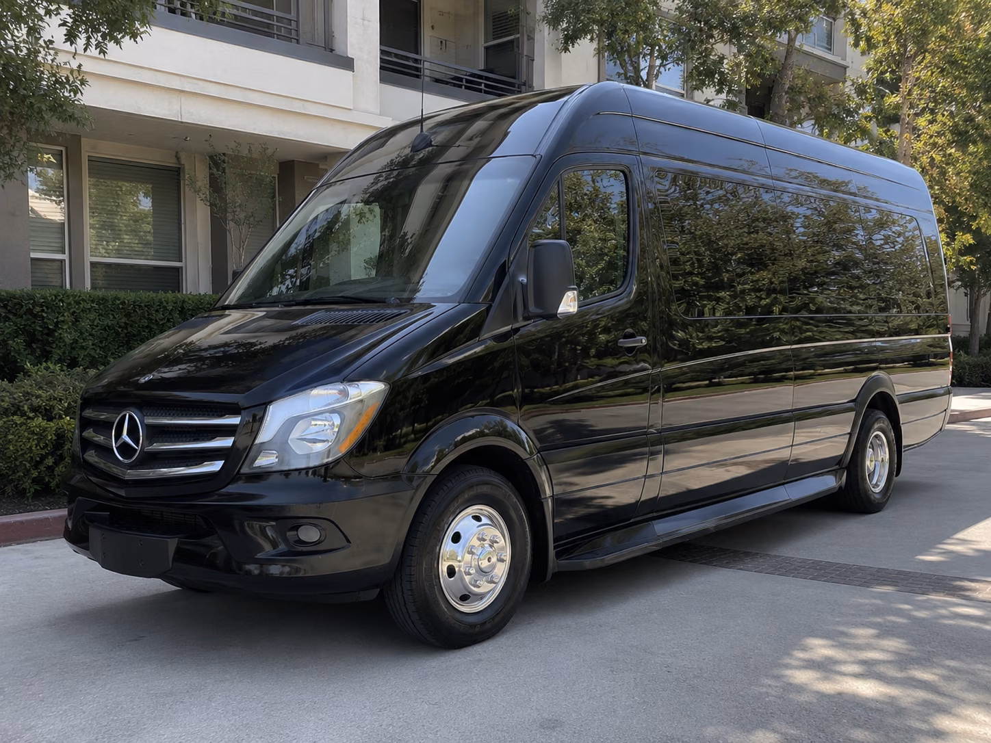 guest shuttles to 7 vines vineyard winery and wedding venues around brooklyn park