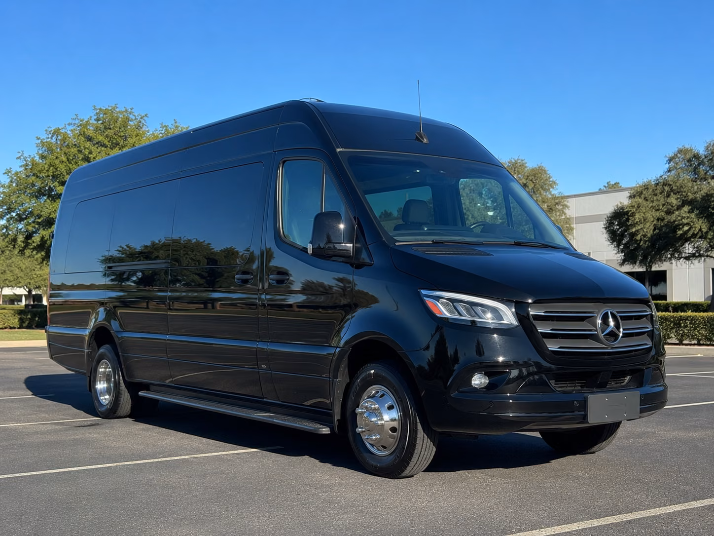winery tour bus rentals from brooklyn park to stillwater